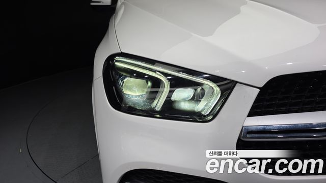 Mercedes-Benz GLE-Class 2021 — photo 8