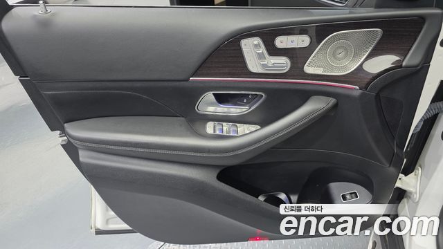 Mercedes-Benz GLE-Class 2021 — photo 14
