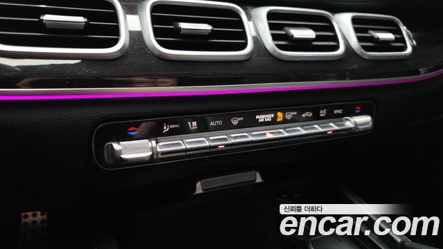 Mercedes-Benz GLE-Class 2021 — photo 28