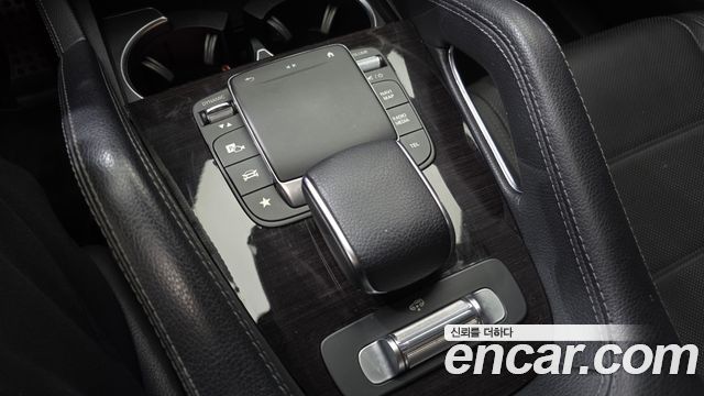 Mercedes-Benz GLE-Class 2021 — photo 29