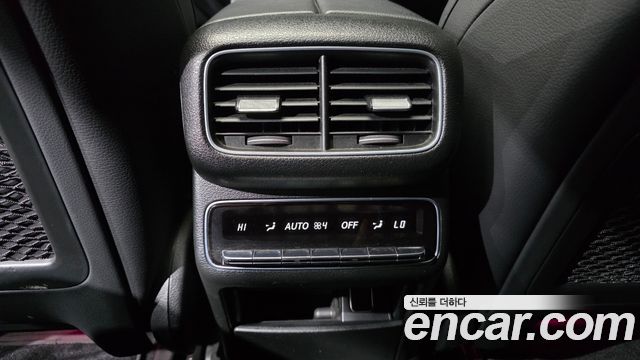 Mercedes-Benz GLE-Class 2021 — photo 32