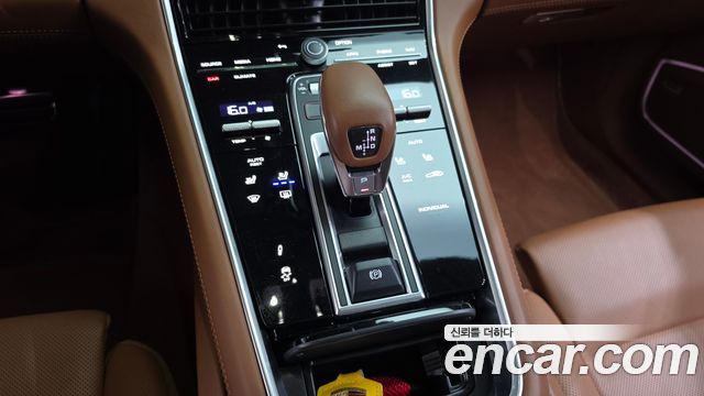 Porsche Panamera 2023 — photo 9