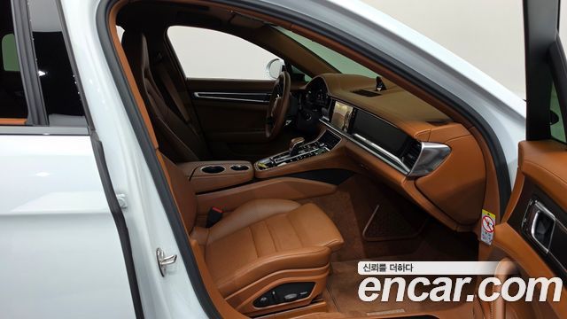Porsche Panamera 2023 — photo 11