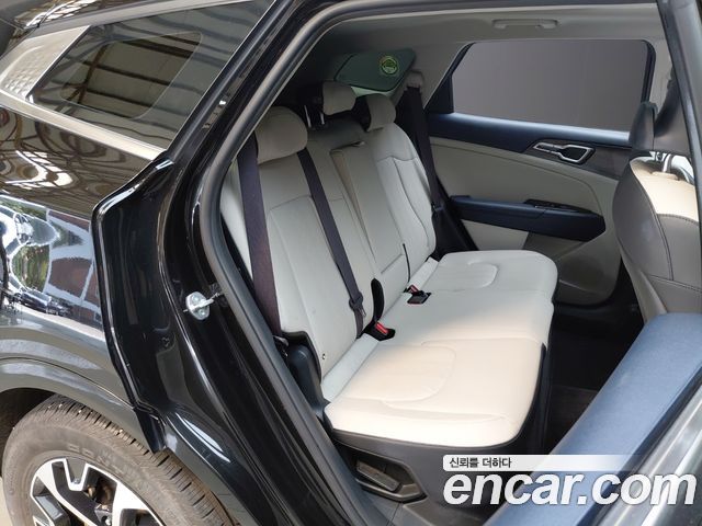 Kia Sportage 2023 — photo 16