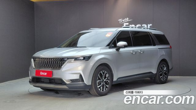 Kia Canival 2023 — photo 1
