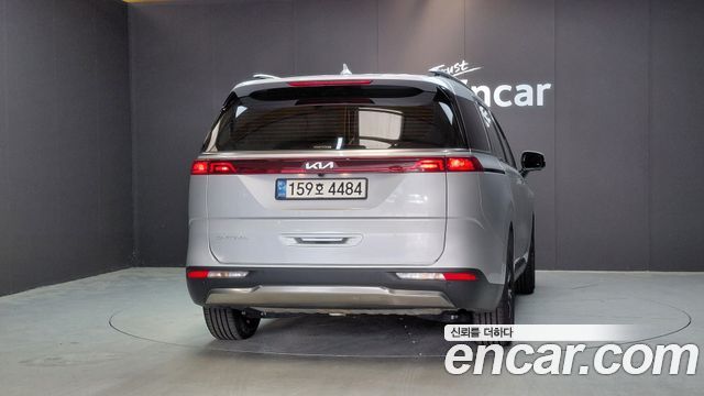 Kia Canival 2023 — photo 4