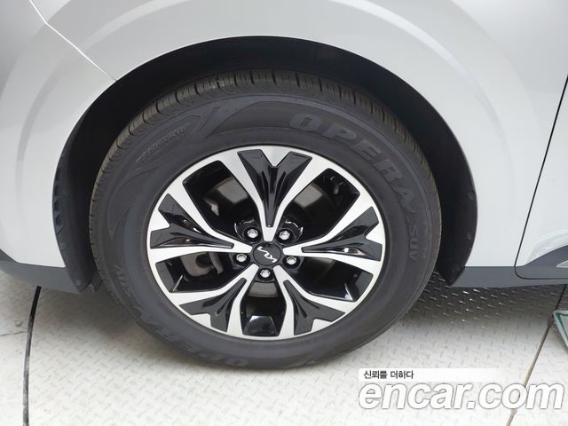 Kia Canival 2023 — photo 5