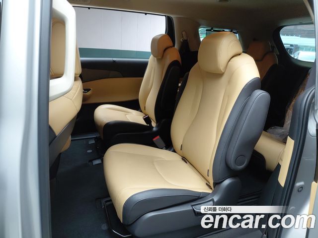 Kia Canival 2023 — photo 18