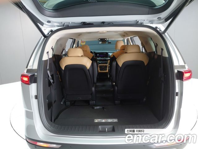 Kia Canival 2023 — photo 24