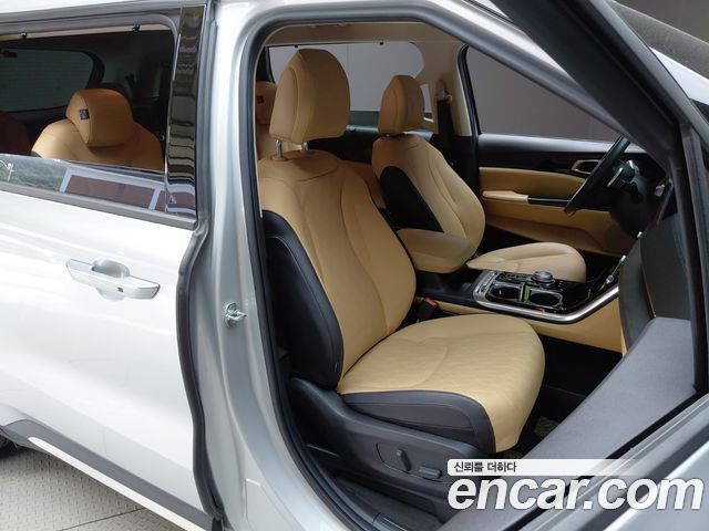 Kia Canival 2023 — photo 16