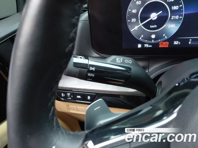 Kia Canival 2023 — photo 29