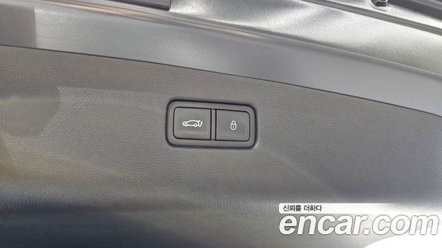 Genesis GV70 2024 — photo 23