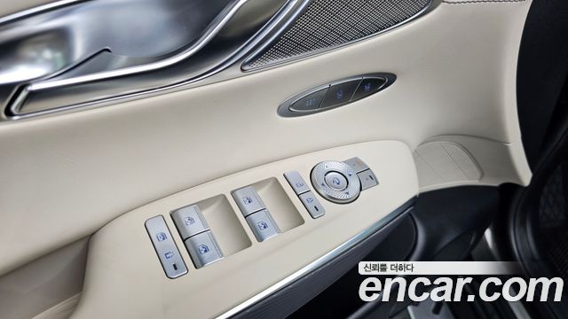 Genesis GV70 2024 — photo 29