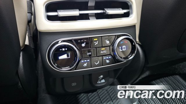 Genesis GV70 2024 — photo 31