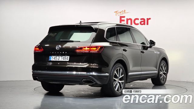 Volkswagen Touareg 2020 — photo 2