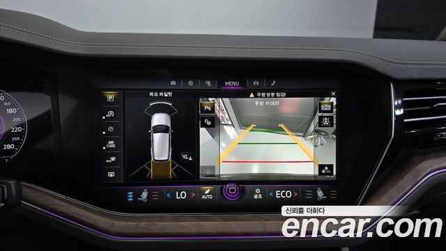 Volkswagen Touareg 2020 — photo 14