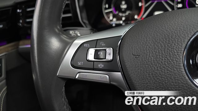 Volkswagen Touareg 2020 — photo 15