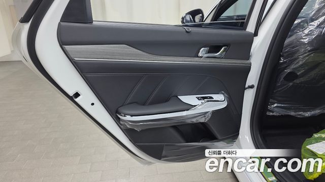 Kia K5 2027 — photo 15