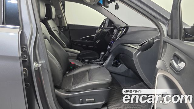 Hyundai Santafe 2016 — photo 11