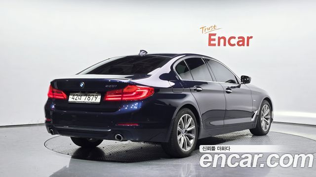 BMW 5-Series 2018 — photo 2