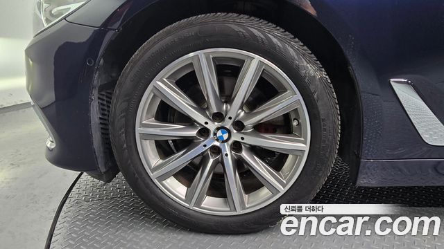 BMW 5-Series 2018 — photo 5