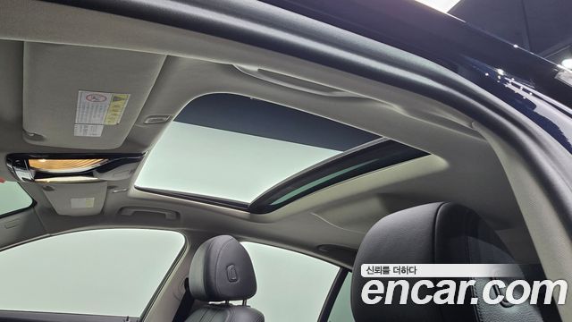 BMW 5-Series 2018 — photo 19