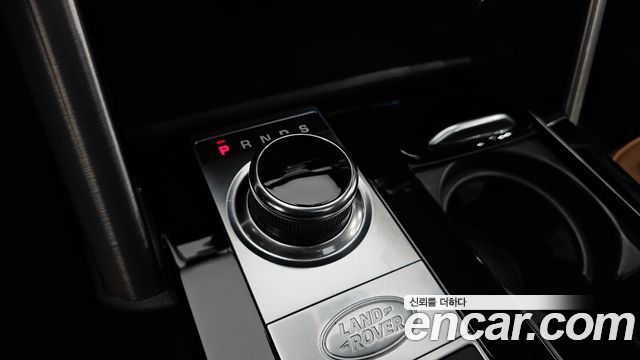 Land Rover Discovery 2020 — photo 12