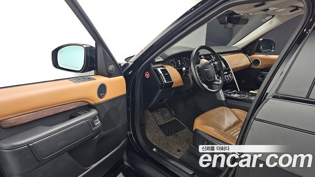 Land Rover Discovery 2020 — photo 13