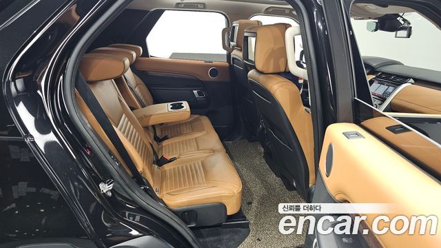 Land Rover Discovery 2020 — photo 17