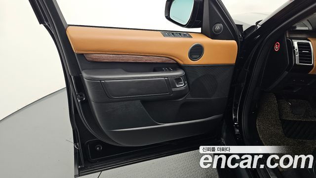 Land Rover Discovery 2020 — photo 14