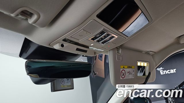 Land Rover Discovery 2020 — photo 28