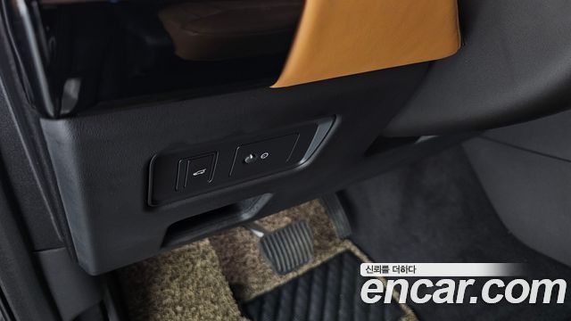 Land Rover Discovery 2020 — photo 30
