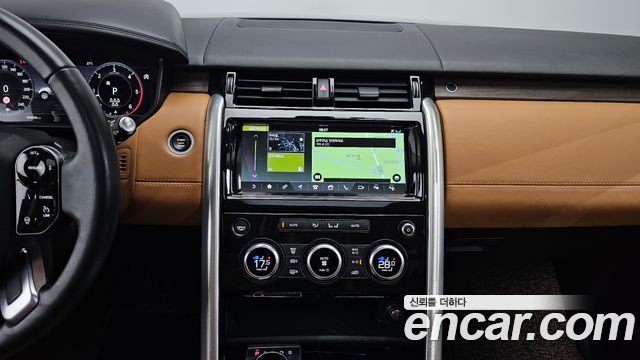 Land Rover Discovery 2020 — photo 32