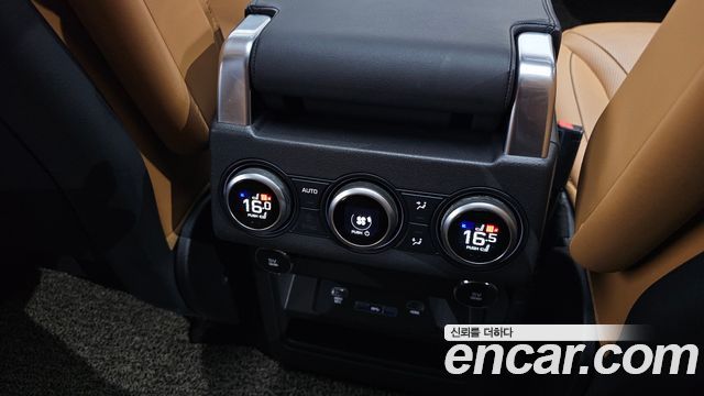 Land Rover Discovery 2020 — photo 33