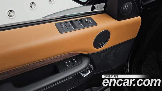 Land Rover Discovery 2020 — photo 34