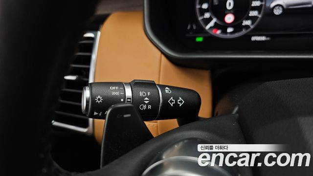 Land Rover Discovery 2020 — photo 36