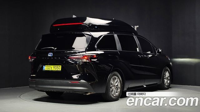 Toyota Sienna 2025 — photo 2