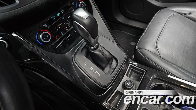 Ford Kuga 2017 — photo 9