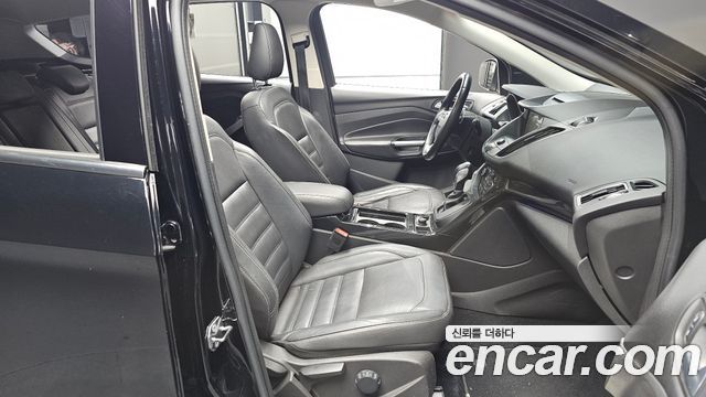 Ford Kuga 2017 — photo 10