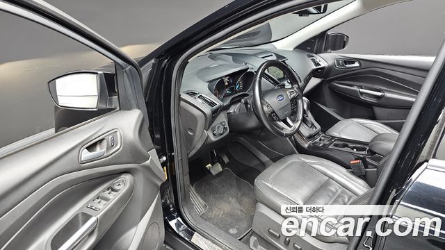 Ford Kuga 2017 — photo 12