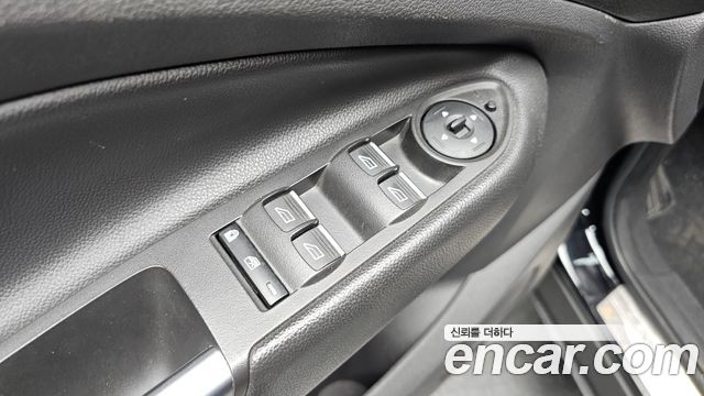 Ford Kuga 2017 — photo 18