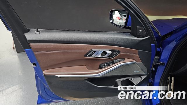 BMW 3-Series 2020 — photo 14