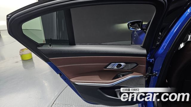BMW 3-Series 2020 — photo 15