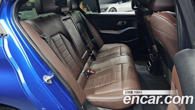 BMW 3-Series 2020 — photo 29