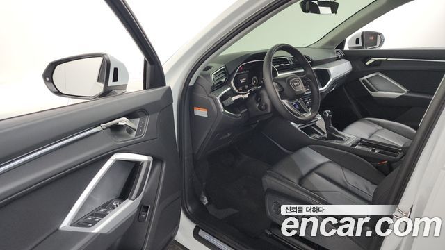 Audi Q3 2025 — photo 10
