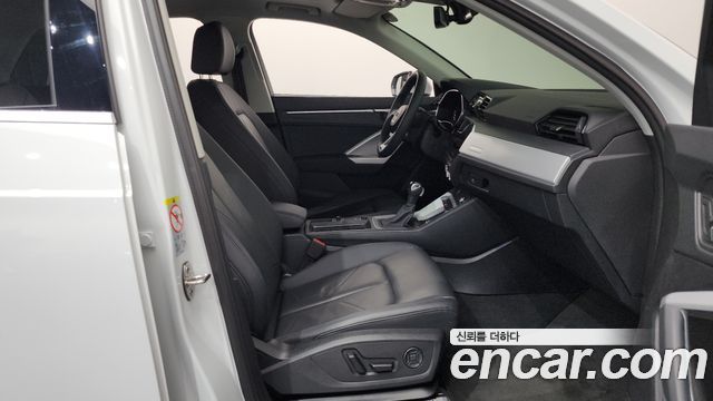Audi Q3 2025 — photo 11