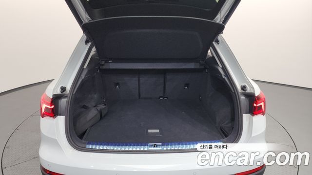 Audi Q3 2025 — photo 19