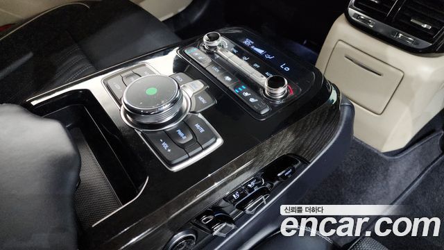 Genesis EQ900 2016 — photo 19