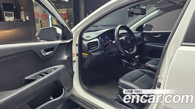 Kia Stonic 2019 — photo 13