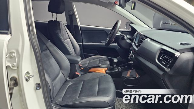 Kia Stonic 2019 — photo 17